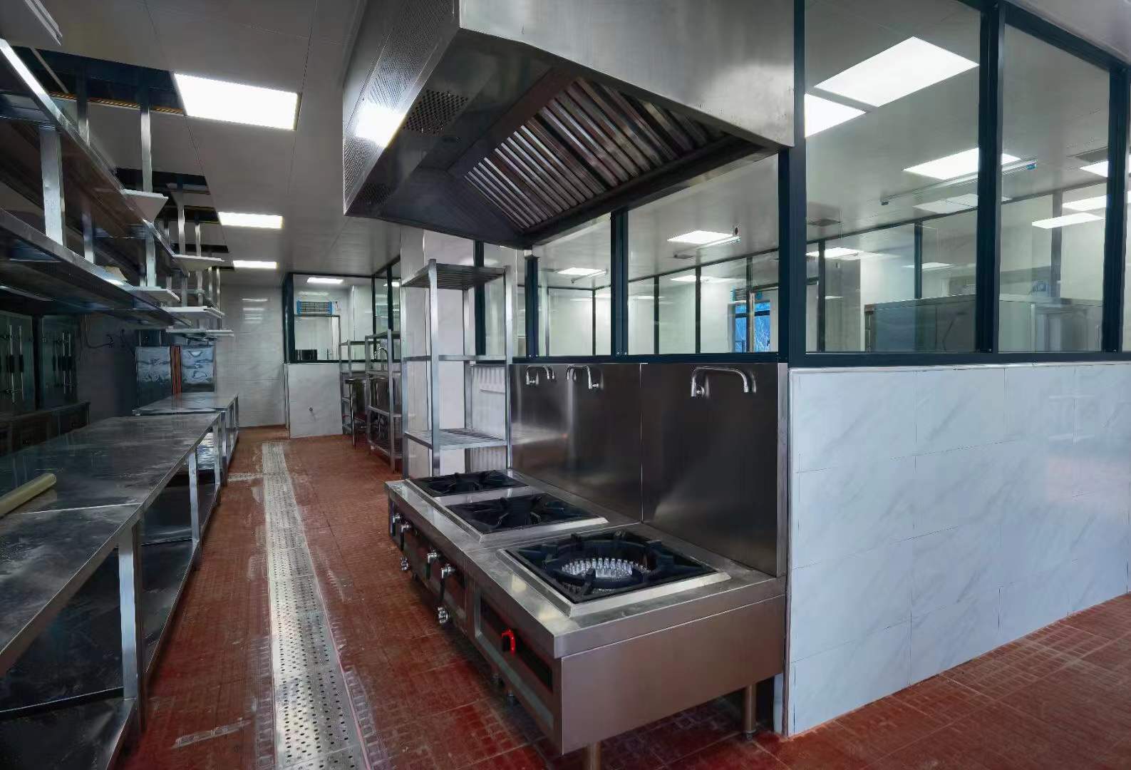 600人的公司食堂厨房设备是怎么样的配置