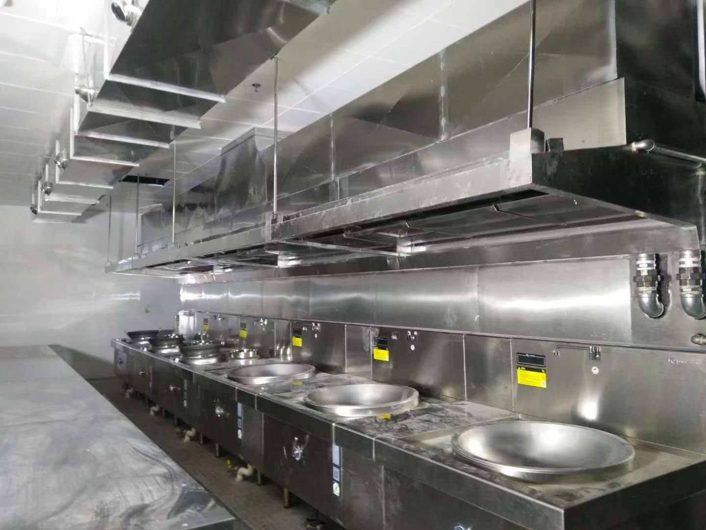 大型专业学校食堂厨具设备工程设计需要配置多少个功能间