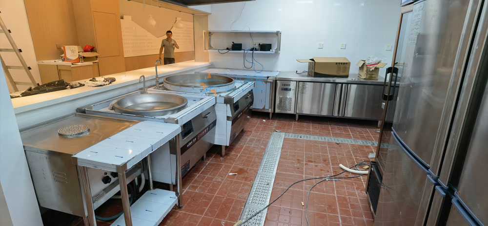 为什么越来越多的湛江幼儿园厨房设备工程设计采用全电商用电磁灶配置厨具